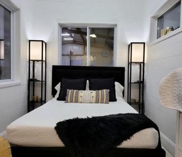Georgia Coast House | Cute Tiny House with Fire Pit in Danville, Georgia for Relaxing Glamping Escapes in Nature