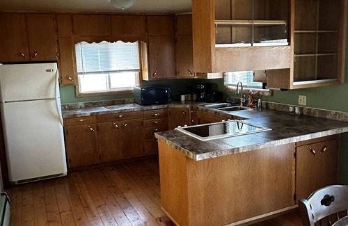 Aberdeen Cottage | Charming Two Bedroom Cottage with Pet-Friendly Amenities