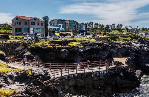 Aewol Hotel | Discover Cutie Pie Hotel: Oceanfront Family Getaway