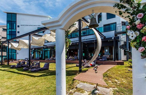 Aewol Hotel | Discover Cutie Pie Hotel: Oceanfront Family Getaway