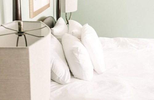 Edenton Bed & Breakfast | Family-Friendly Getaway at Captain's Quarters Room 4