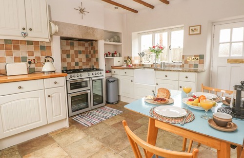 Wirksworth Cottage | Discover Cutlers Cottage: Pet-Friendly Retreat in Wirksworth