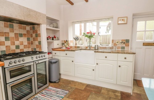 Wirksworth Cottage | Discover Cutlers Cottage: Pet-Friendly Retreat in Wirksworth