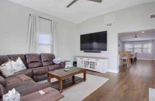 Florida North Atlantic Coast House | Inviting 4 Bed Retreat in North Palm Beach - Family & Pet Friendly
