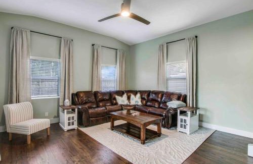 Florida North Atlantic Coast House | Inviting 4 Bed Retreat in North Palm Beach - Family & Pet Friendly