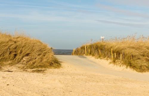 Sahlenburg Apartment | Pet-Friendly CuxDuHier: Oceanfront Retreat with Great Ratings