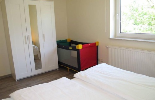 Wremen Apartment | Pet-Friendly Cuxland Ferienpark: Oceanfront Retreat Awaits