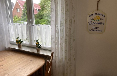 Holte-Spangen Apartment | Pet-Friendly Ferienwohnung Finn in Haus Maarten, Rated 8/10