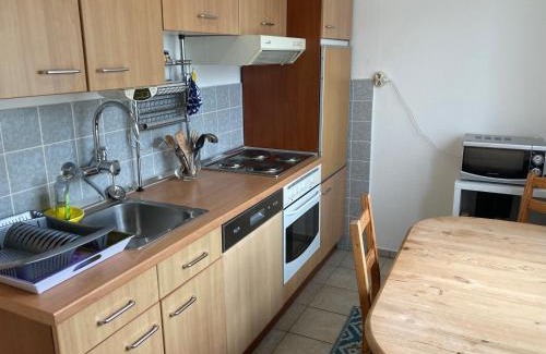 Holte-Spangen Apartment | Pet-Friendly Ferienwohnung Finn in Haus Maarten, Rated 8/10