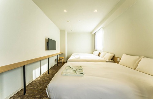 Ichikawa Hotel | Comfortable CVS Bay Hotel: Family-Friendly with Restaurant