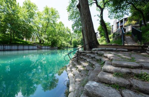 New Braunfels Apartment | Unforgettable Stay at CW B203 Tubers Delight - 10/10 Rating
