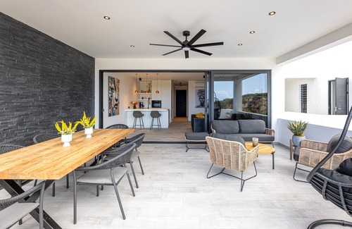 Sint Michiel Apartment | Relaxing Ocean View at Blue Bay Apartment with Pool & Spa