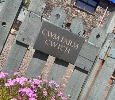 Merthyr Tydfil House | Guest Rated: Cwm Farm Cwtch - Pet Friendly Retreat