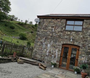 Merthyr Tydfil House | Guest Rated: Cwm Farm Cwtch - Pet Friendly Retreat