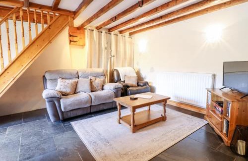 Llanbedr House | Pet-Friendly Cwm Yr Afon Cottage with 9.5/10 Guest Rating
