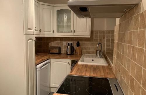 Glasbury House | Delightful Cwmbach Cottage: Pet-Friendly Near Hay on Wye