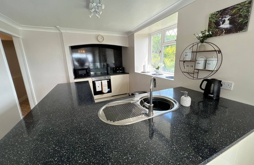 Cadoxton House | Guest Rated 10/10 at Cwmbach Cottages with Breakfast
