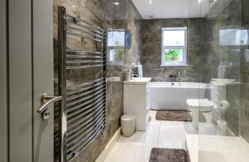 Treorchy House | Cozy Cwmparc Cottage: Pet-Friendly Family Retreat