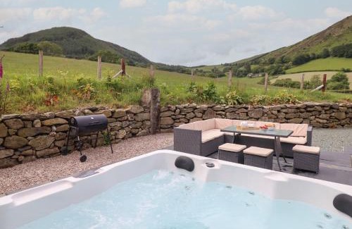 Pennant Melangell House | Family-Friendly Cwmwr: A 4-Star Retreat Awaits You