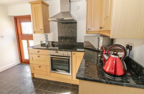 Penmon Cottage | Pet-Friendly Getaway at Cwt Blawd with Ocean Views