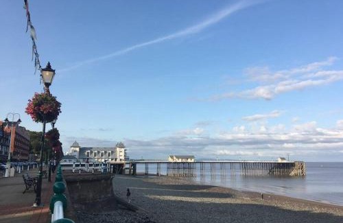 Penarth Apartment | Cozy Studio Retreat with Private Entrance - Rated 9.1/10