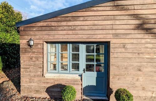 Talgarreg House | Pet-Friendly Cwtch Wrth Plas - Perfect for Families