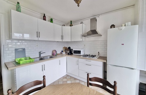 Quartier Chorier-Berriat Apartment | Convenient Stay at Chez Faffa | Near Train Station & Amenities
