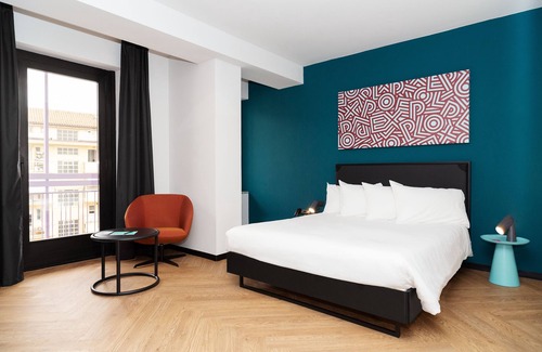 San Salvario Hotel | Experience Comfort at CX Turin Marconi with Pool & Spa