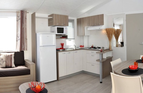 Laroque-des-Alberes RV Rental | Discover Cybeles Vacances Camping Les Albères - 4-Star Retreat