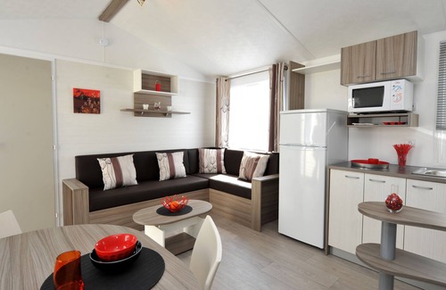 Laroque-des-Alberes RV Rental | Discover Cybeles Vacances Camping Les Albères - 4-Star Retreat