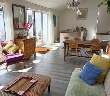Uppingham House | Pet-Friendly Cybil's Retreat - Renovated 2-Bedroom Haven