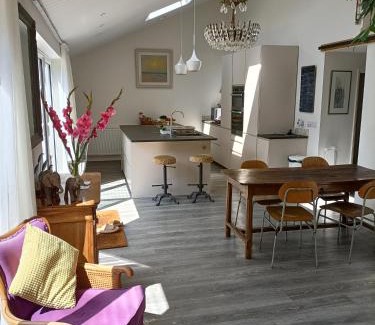 Uppingham House | Pet-Friendly Cybil's Retreat - Renovated 2-Bedroom Haven
