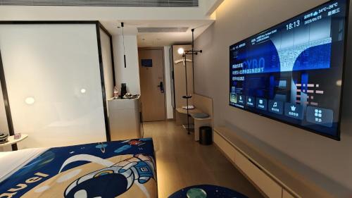 Luohu Hotel | Exceptional Stay at CYBO Station Luohu Shenzhen - 4 Star Rating