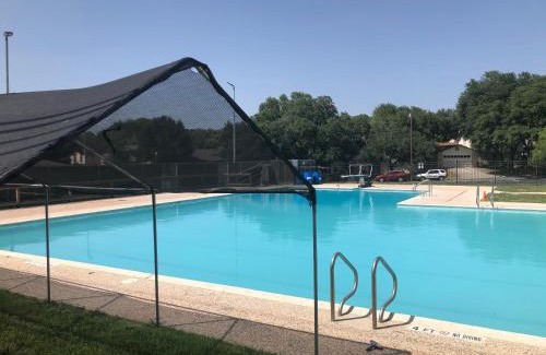 Leon Valley House | Relax at CYC Lounge with Guest House and Oceanfront Views