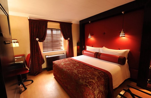 Polokwane House | Discover Cycad Guest House: Family-Friendly 4-Star Escape