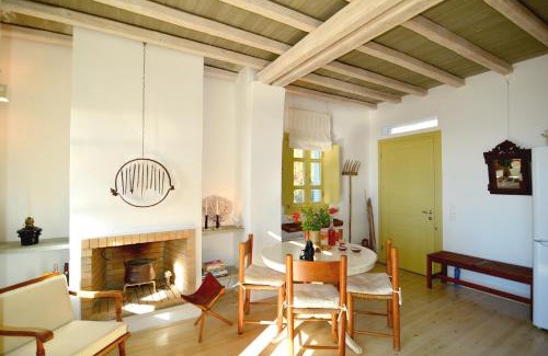 Tinos Town Villa | Experience Cycladic Fos: Premier SeaView Villa on Tinos
