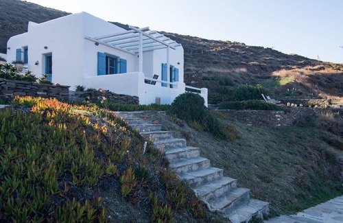 Loutra House | Beautiful Cycladic House with Kitchen Near Loutra, Kythnos