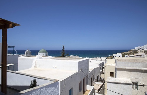 Naxos Town Apartment | Oceanfront Cycladic Mansion with Castle Views & 10/10 Rating