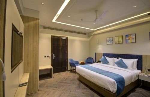 Faizabad Hotel | Oceanfront Cygnett Collection K K Hotel with Pool Access