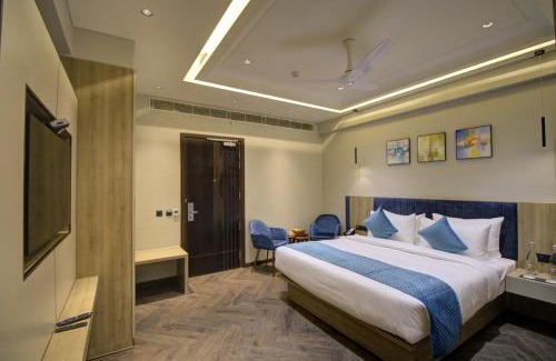 Faizabad Hotel | Oceanfront Cygnett Collection K K Hotel with Pool Access