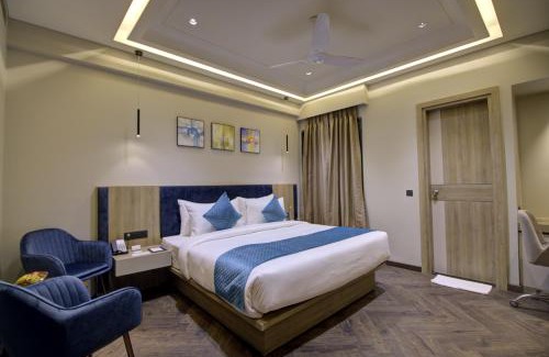 Faizabad Hotel | Oceanfront Cygnett Collection K K Hotel with Pool Access