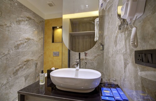 Faizabad Hotel | Relaxing Stay at Cygnett Collection KK Hotel with Pool