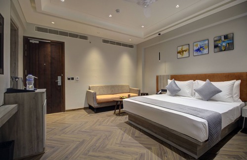 Faizabad Hotel | Relaxing Stay at Cygnett Collection KK Hotel with Pool
