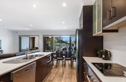 Mulwala Apartment | Inviting Cypress Apartment 31 with Pool and Breakfast