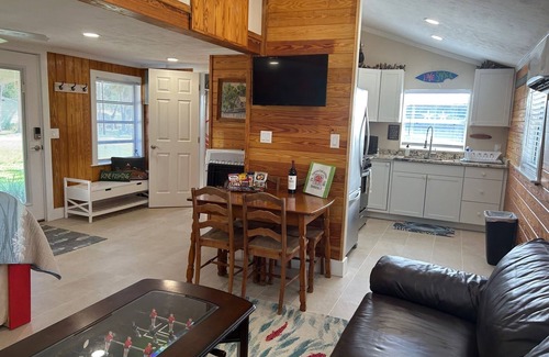 Steinhatchee Cottage | Top-Rated Cypress Crab Cottage: Cozy Retreat with Pool