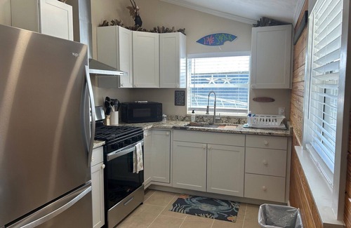 Steinhatchee Cottage | Top-Rated Cypress Crab Cottage: Cozy Retreat with Pool