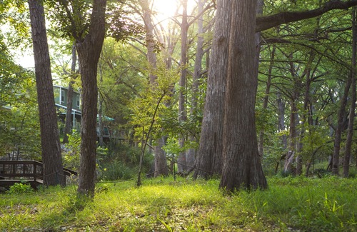 Wimberley Cottage | Pet Friendly Cypress Creek Cottages with Spa Amenities
