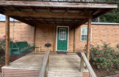 Chapman House | Pet-Friendly Cypress Landing Cabins with Amazing Reviews