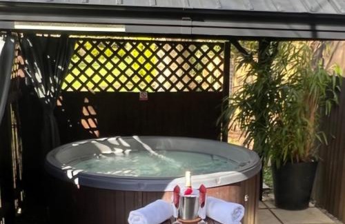 New Forest District House | Relaxing Cypress Log Cabins with Oceanfront Pool Access