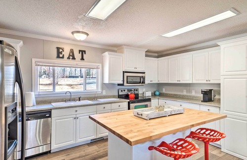 Negreet House | Discover Cypress Point: Ideal Lake View Retreat with Spa